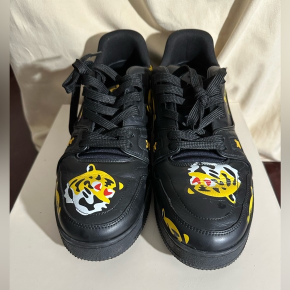 LOUIS VUITTON NIGO LOW TOP  BLACK LEATHER SNEAKERS - Picture 5 of 9